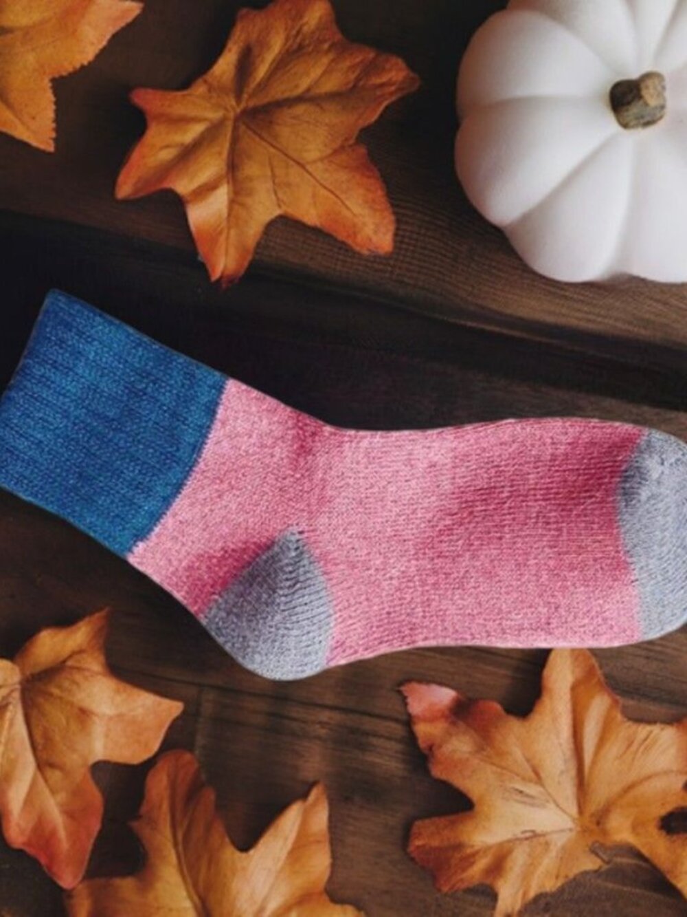 Chelsea Colorblock Womens Crew Socks Pink with Blue and Gray Gift Packaged